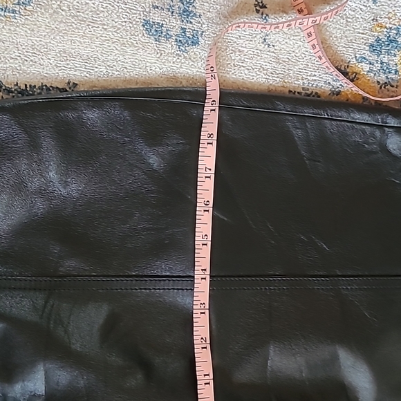 Wide Leg Cropped Leather Pants - Picture 7 of 10